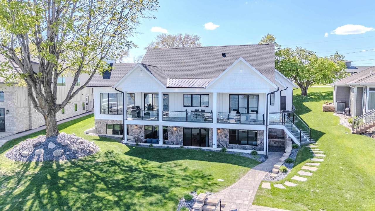 2720 Breezy Heights - Photo 1