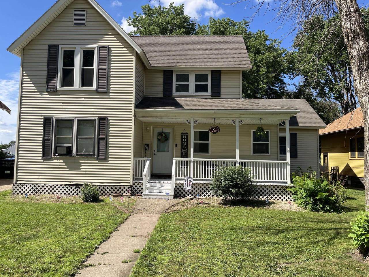 511 4th Street - Photo 1