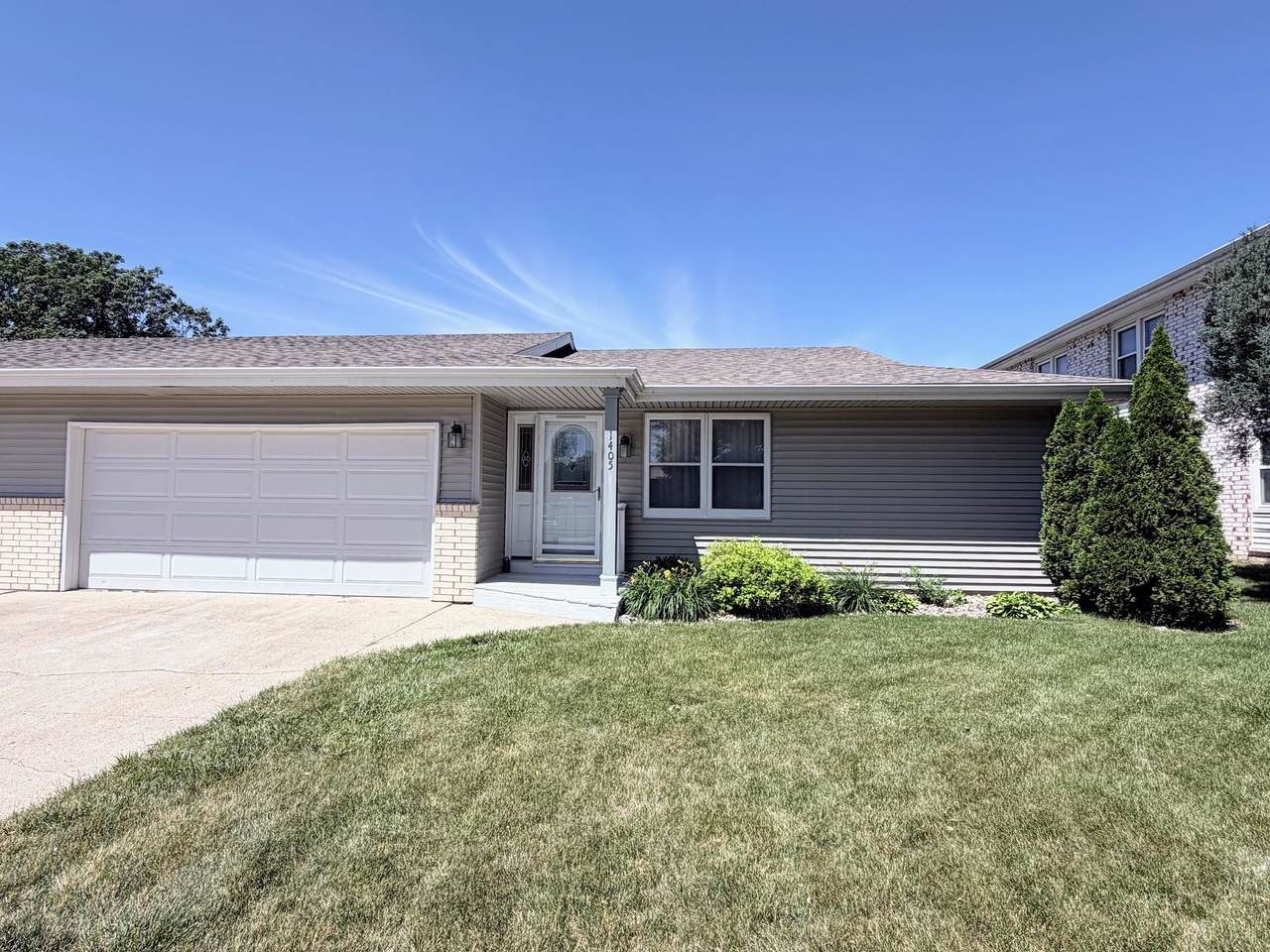 1405 11Th Avenue - Photo 1