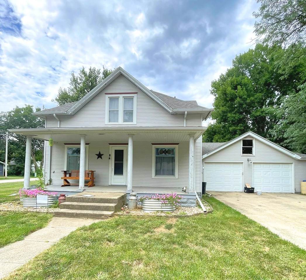 301 Lincoln Avenue - Photo 1