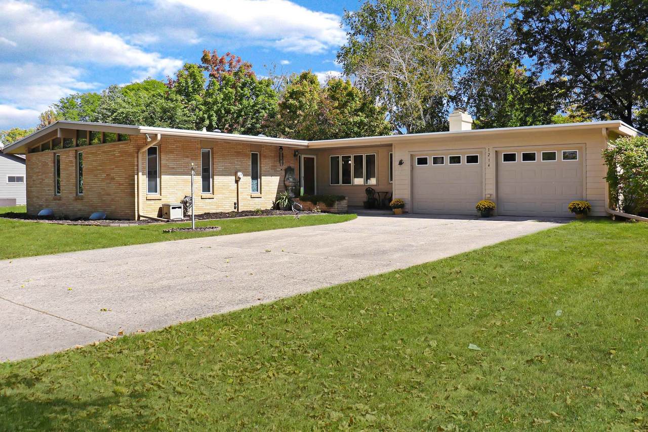 1214 Country Club Drive - Photo 1