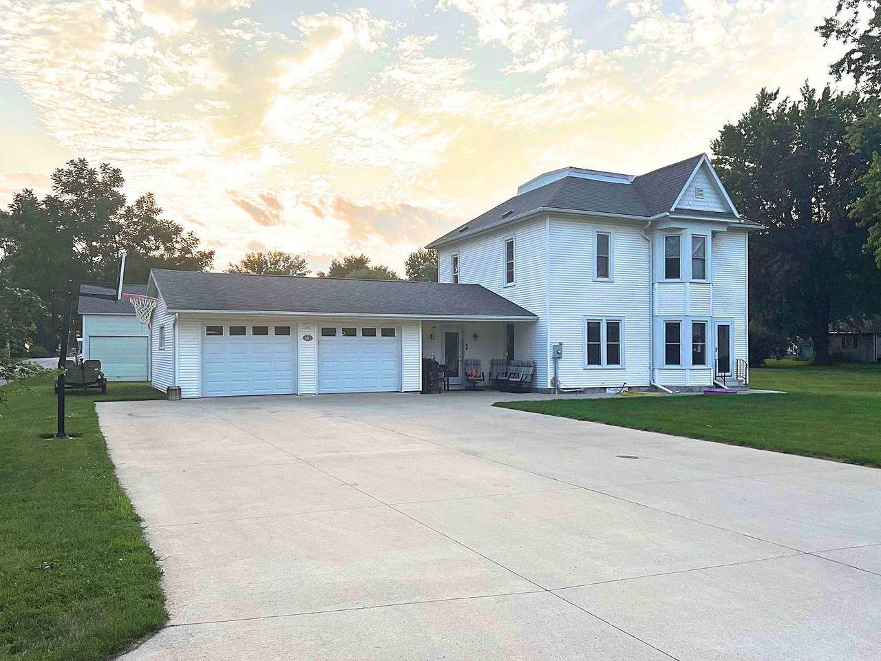 307 Cameron Avenue - Photo 1
