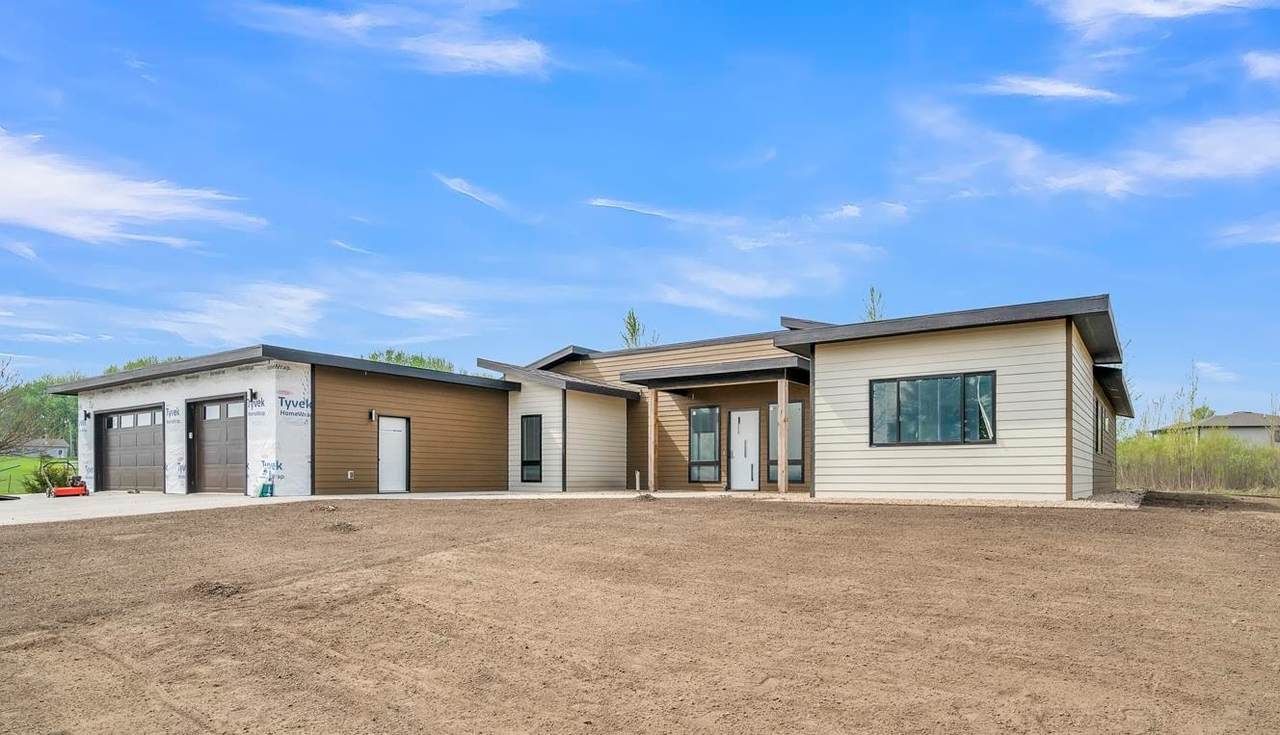 250 28th Street - Photo 1