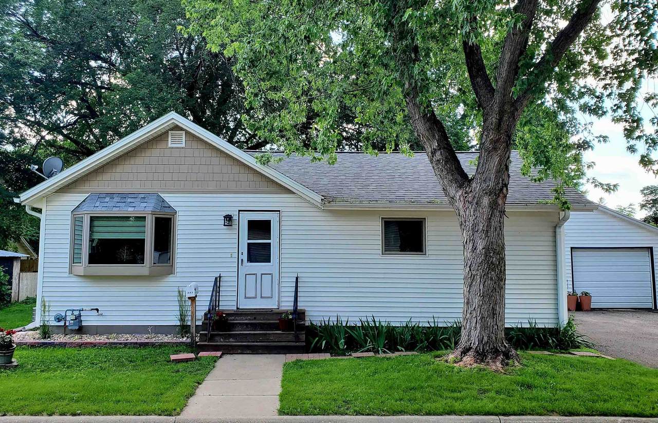 543 7th Avenue - Photo 1