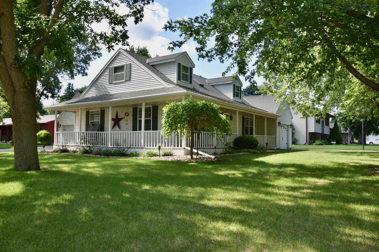 403 Walnut Drive - Photo 1