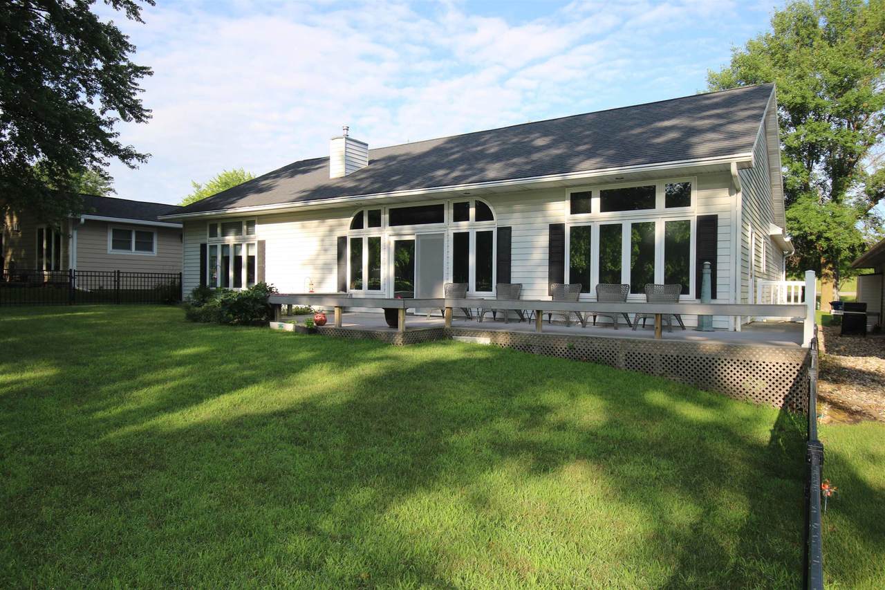 946 Emerald Hills Dr - Photo 1