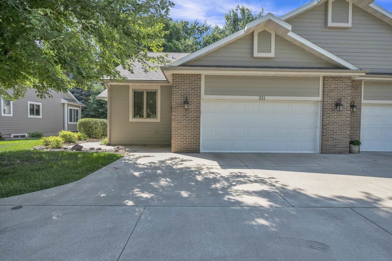 211 Emerald Meadows Drive - Photo 1