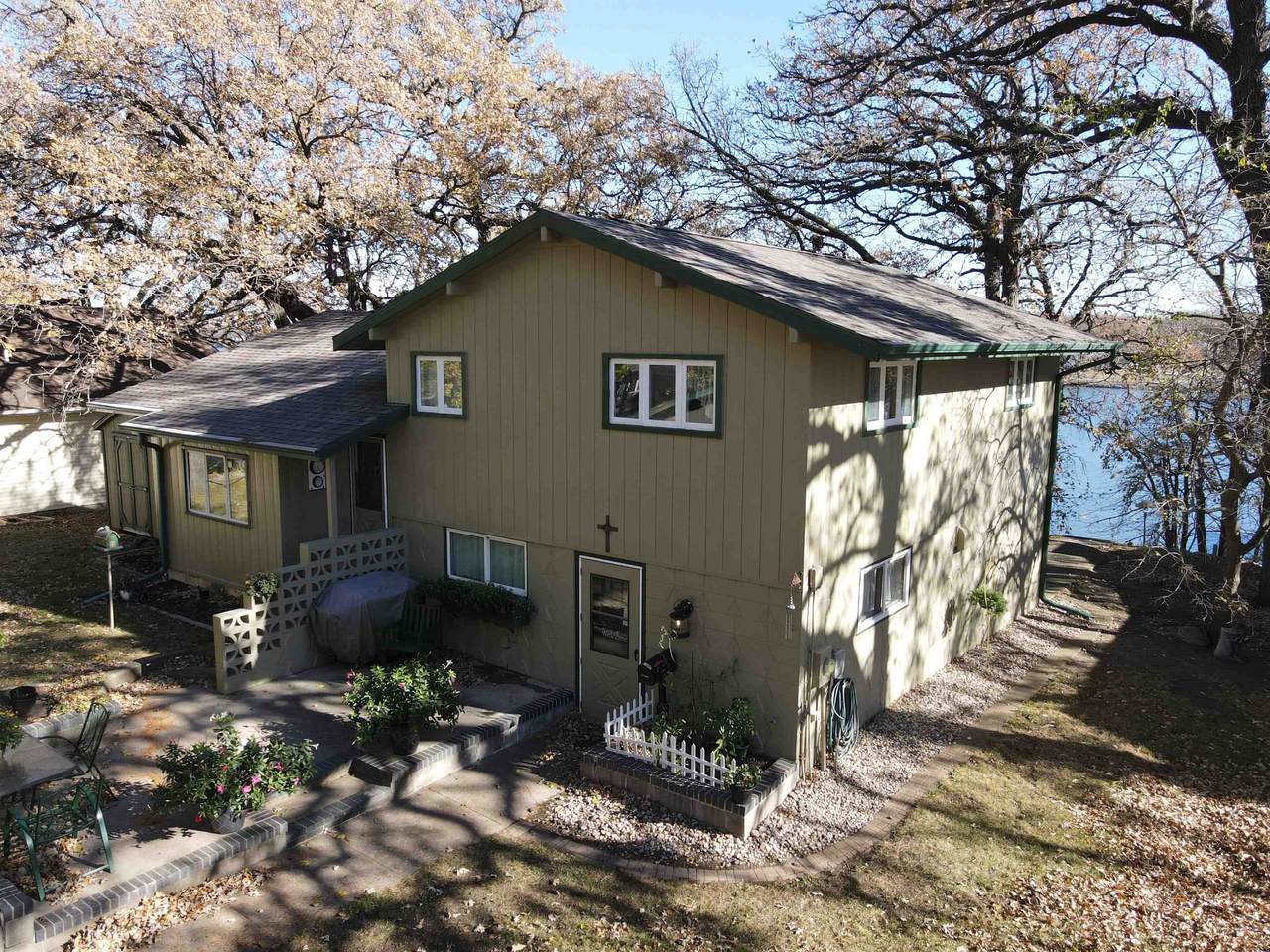 402 15th Street - Photo 1