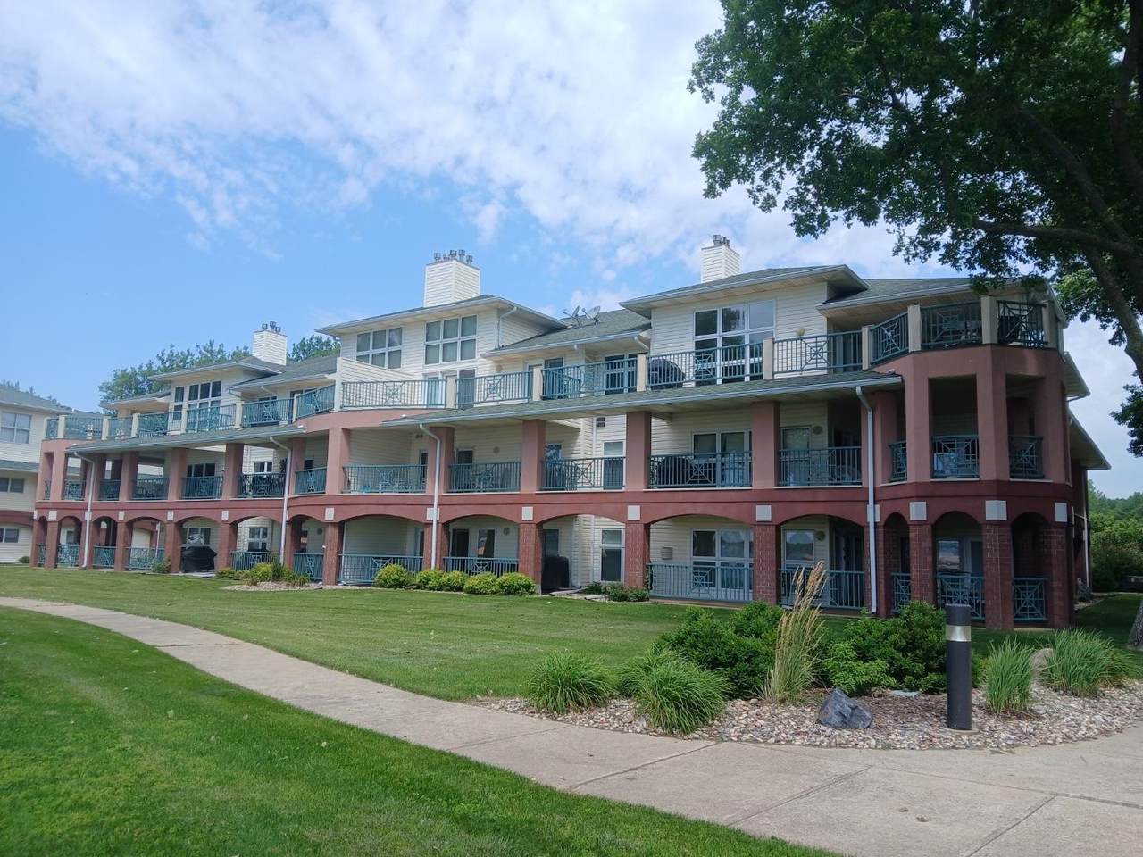 1605 Chalstrom Beach Rd - Photo 1