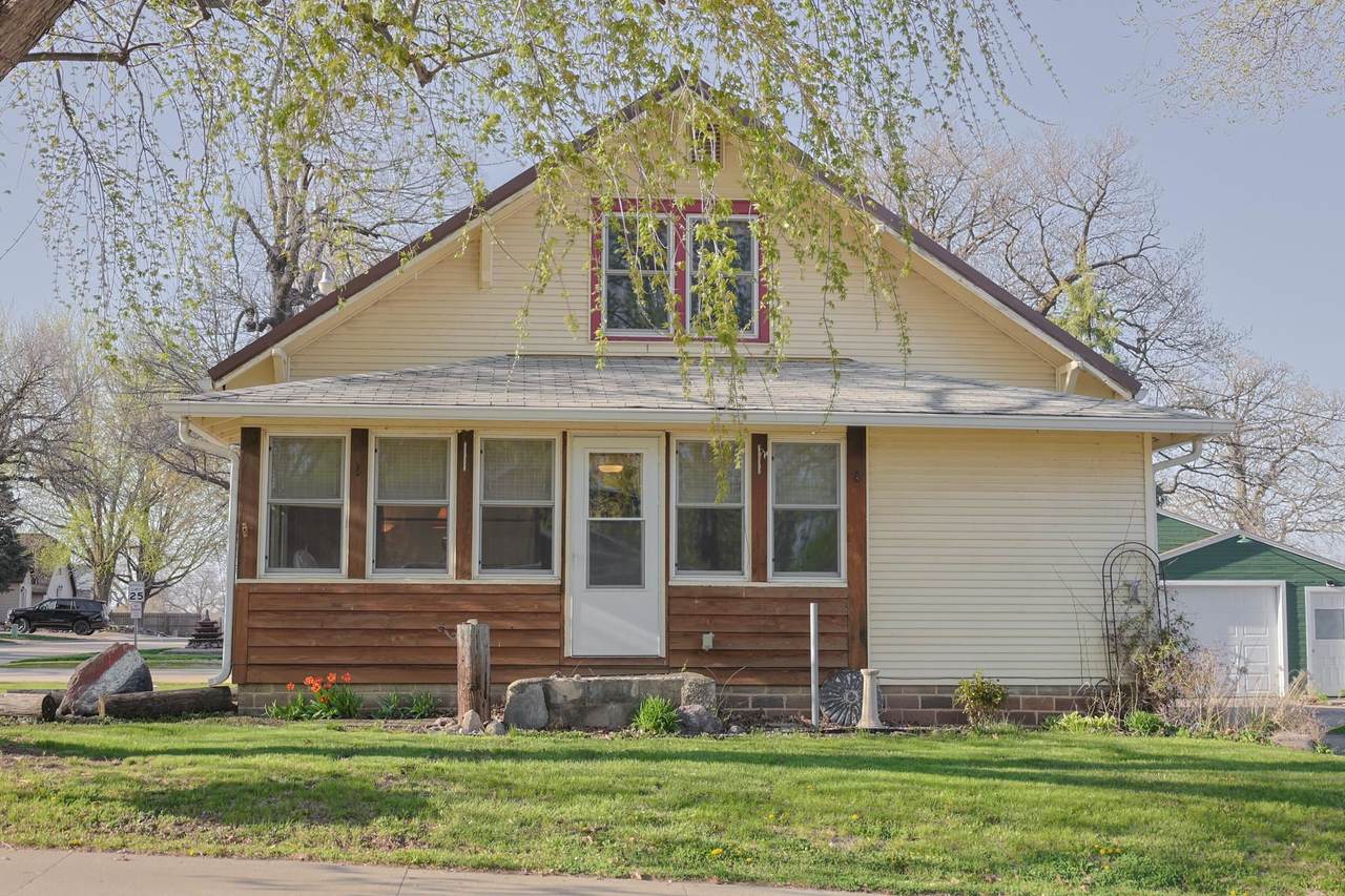 172 Iowa Street - Photo 1