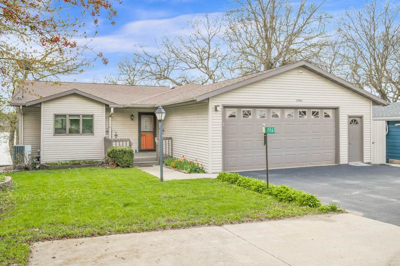 15563 250th Avenue - Photo 1