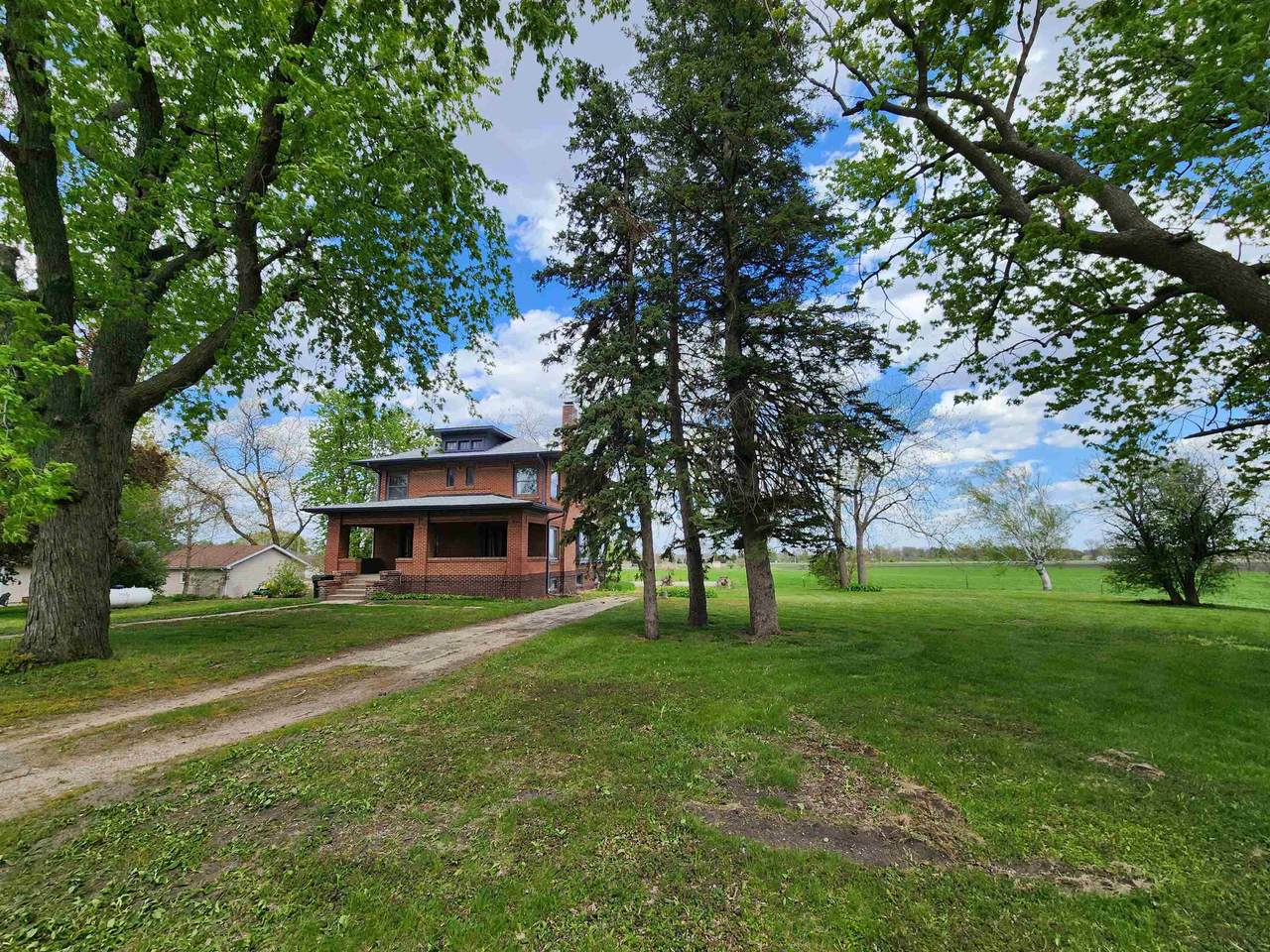 410 2nd Street - Photo 1