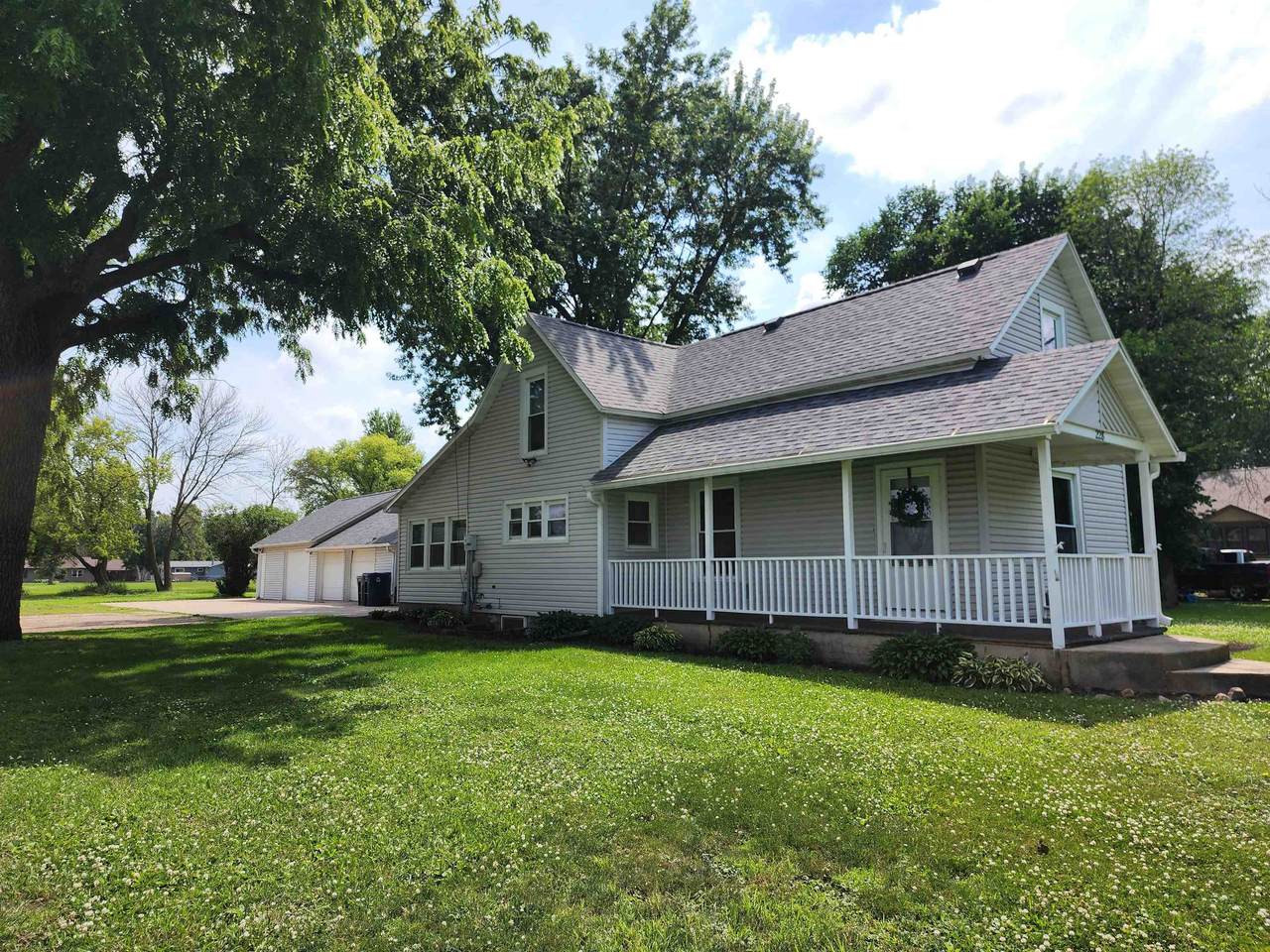 228 4TH Street - Photo 1