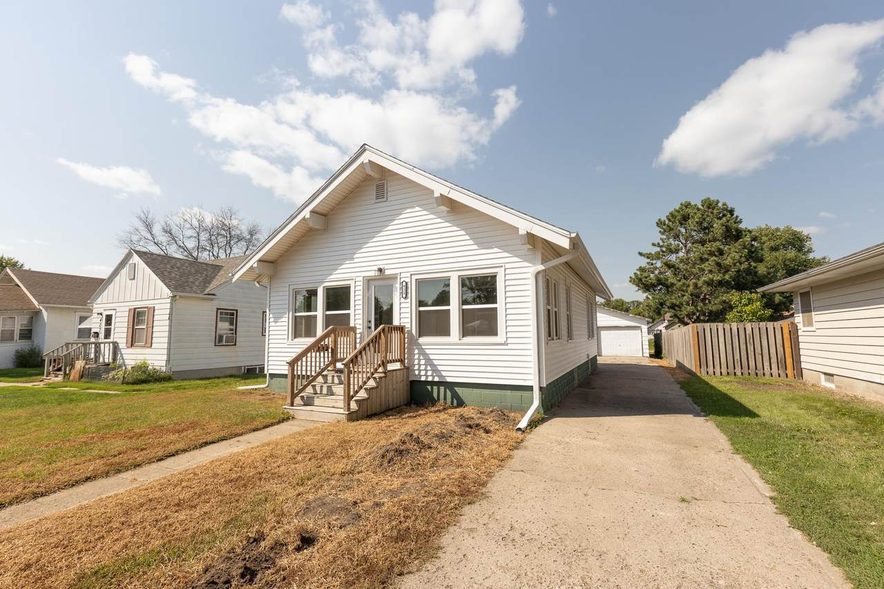 411 11th Street - Photo 1