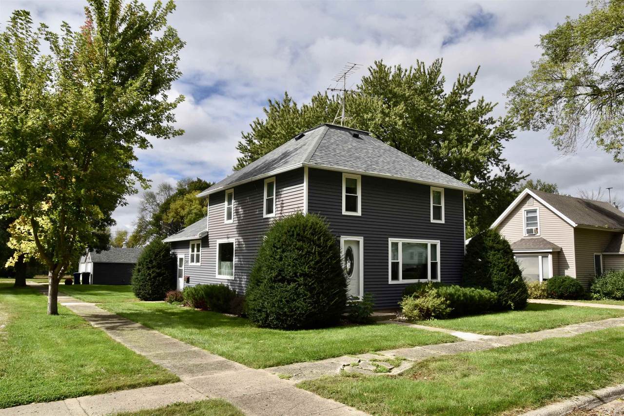 1069 Pine Street - Photo 1