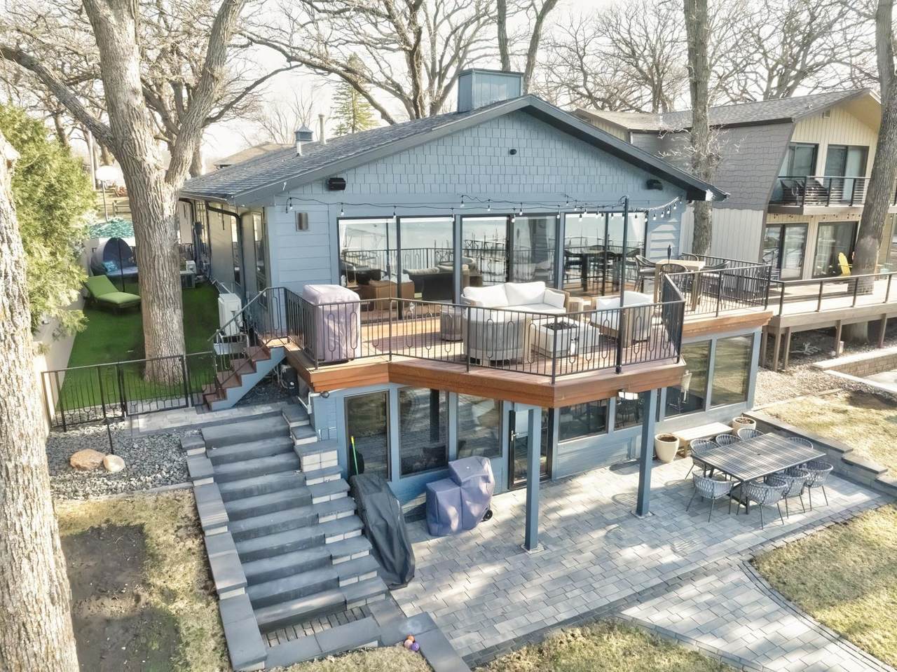 1001 Oak Place - Photo 1