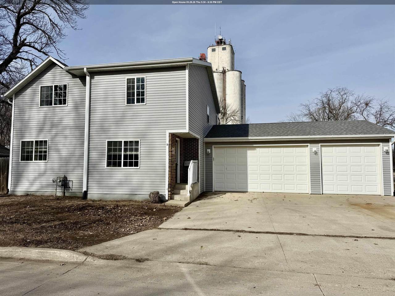 609 4Th Avenue - Photo 1