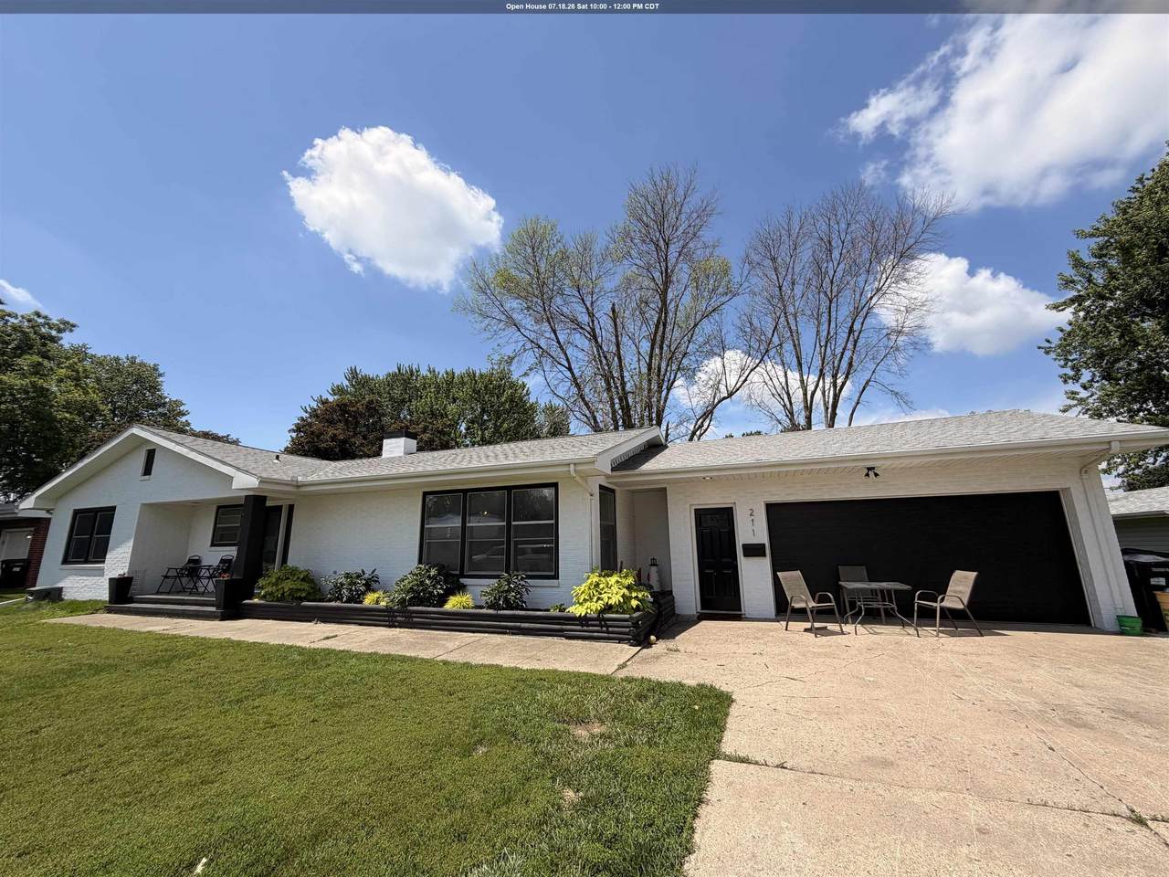 211 6th Avenue - Photo 1