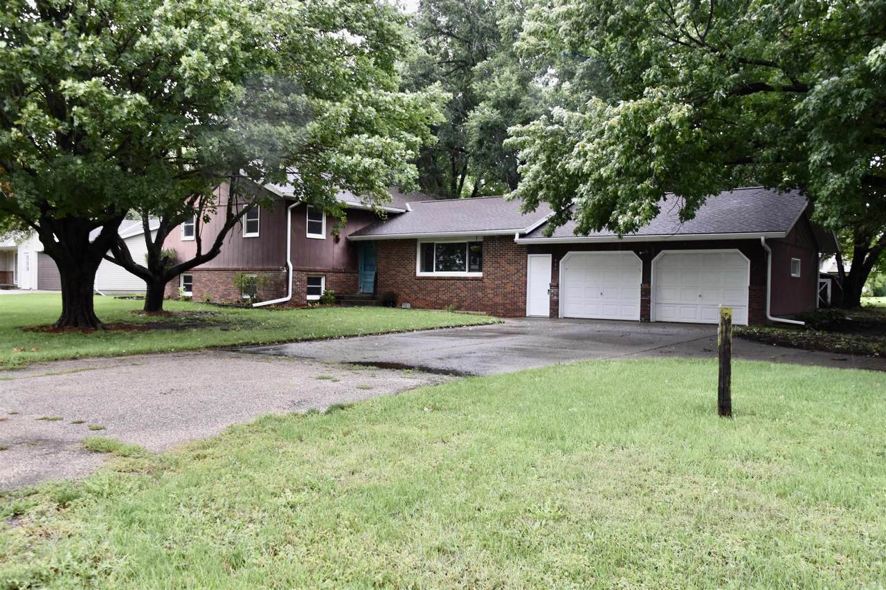 939 6Th Street - Photo 1