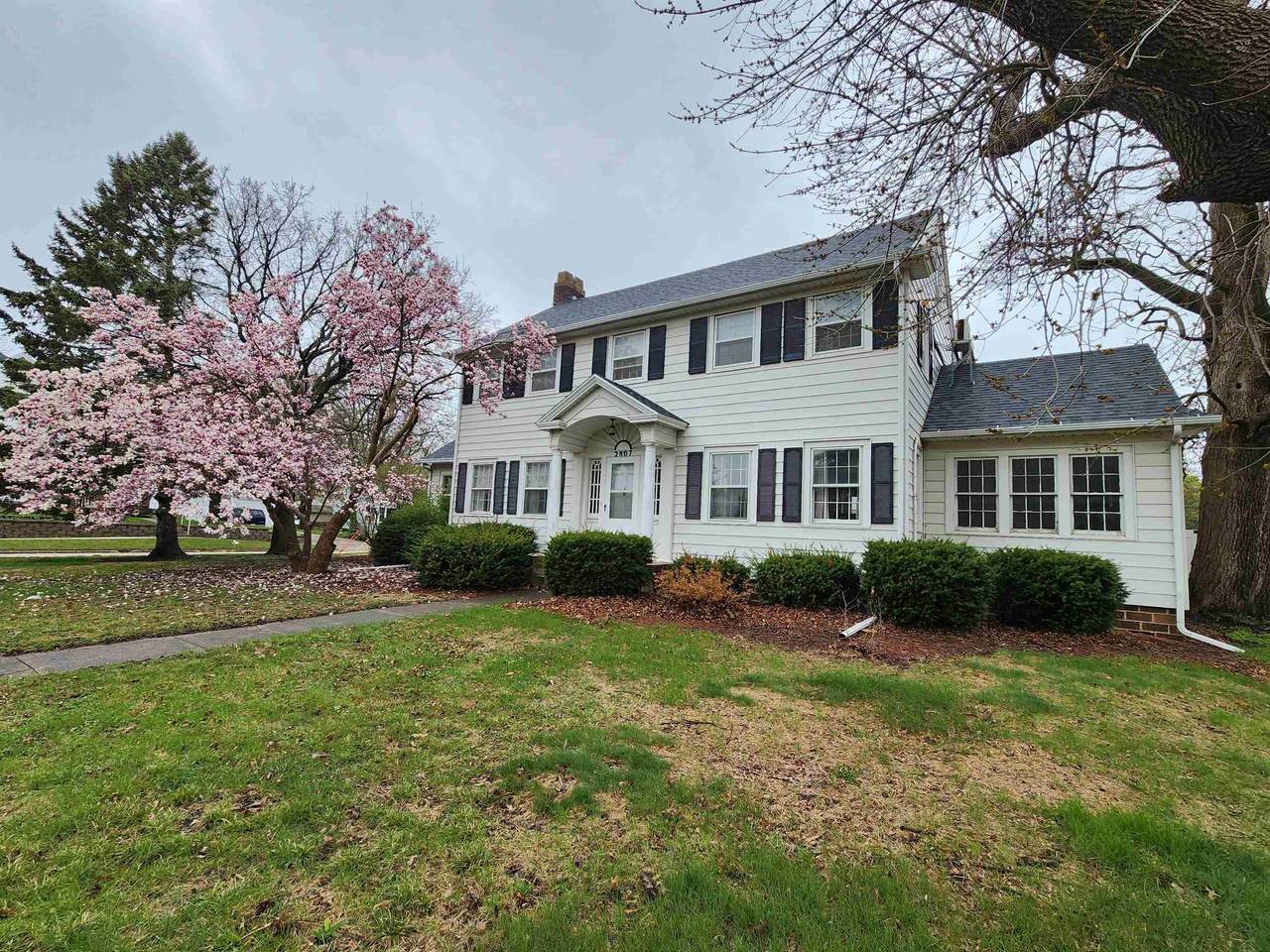 2807 Main Street - Photo 1