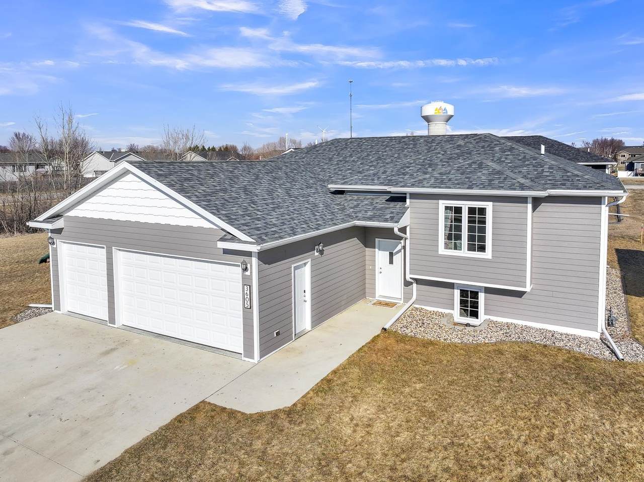 3605 Lincoln Ave. - Photo 1