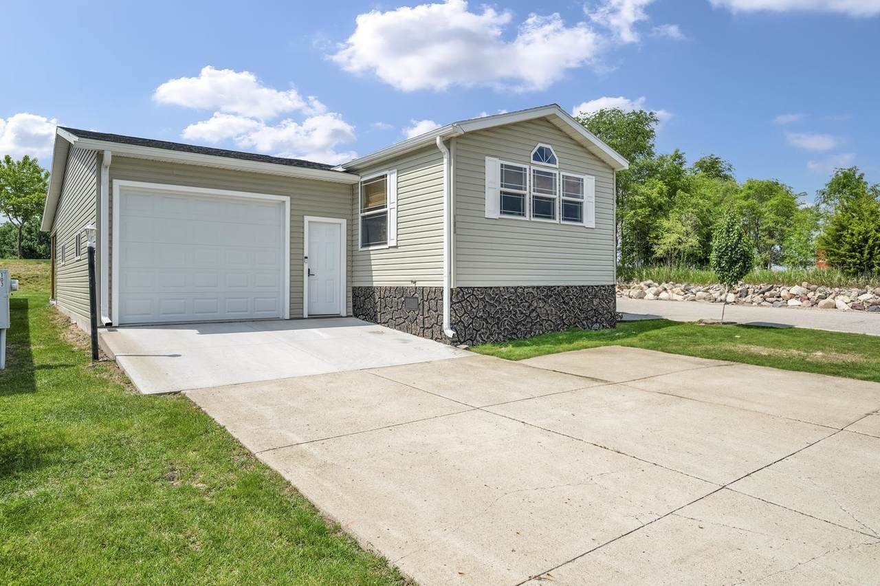 3200 Okoboji Avenue - Photo 1