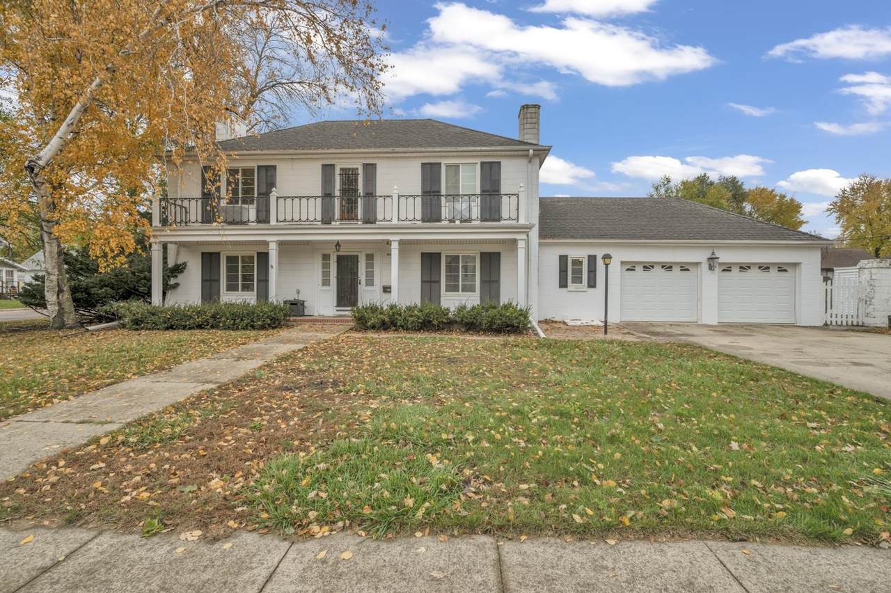 705 12th Ave N - Photo 1