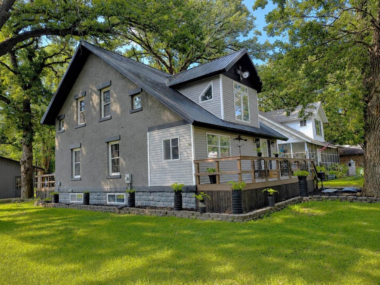1203 North 6th Street - Photo 1