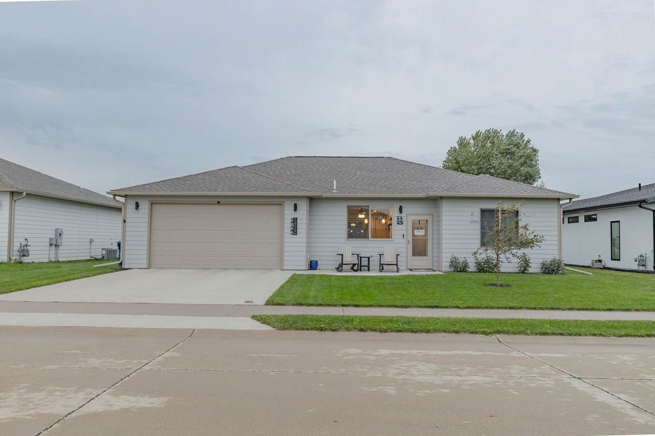 3722 Lincoln Ave - Photo 1