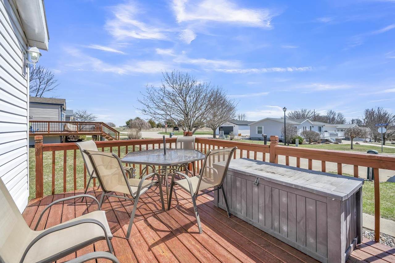 706 Mallard Creek Dr - Photo 1