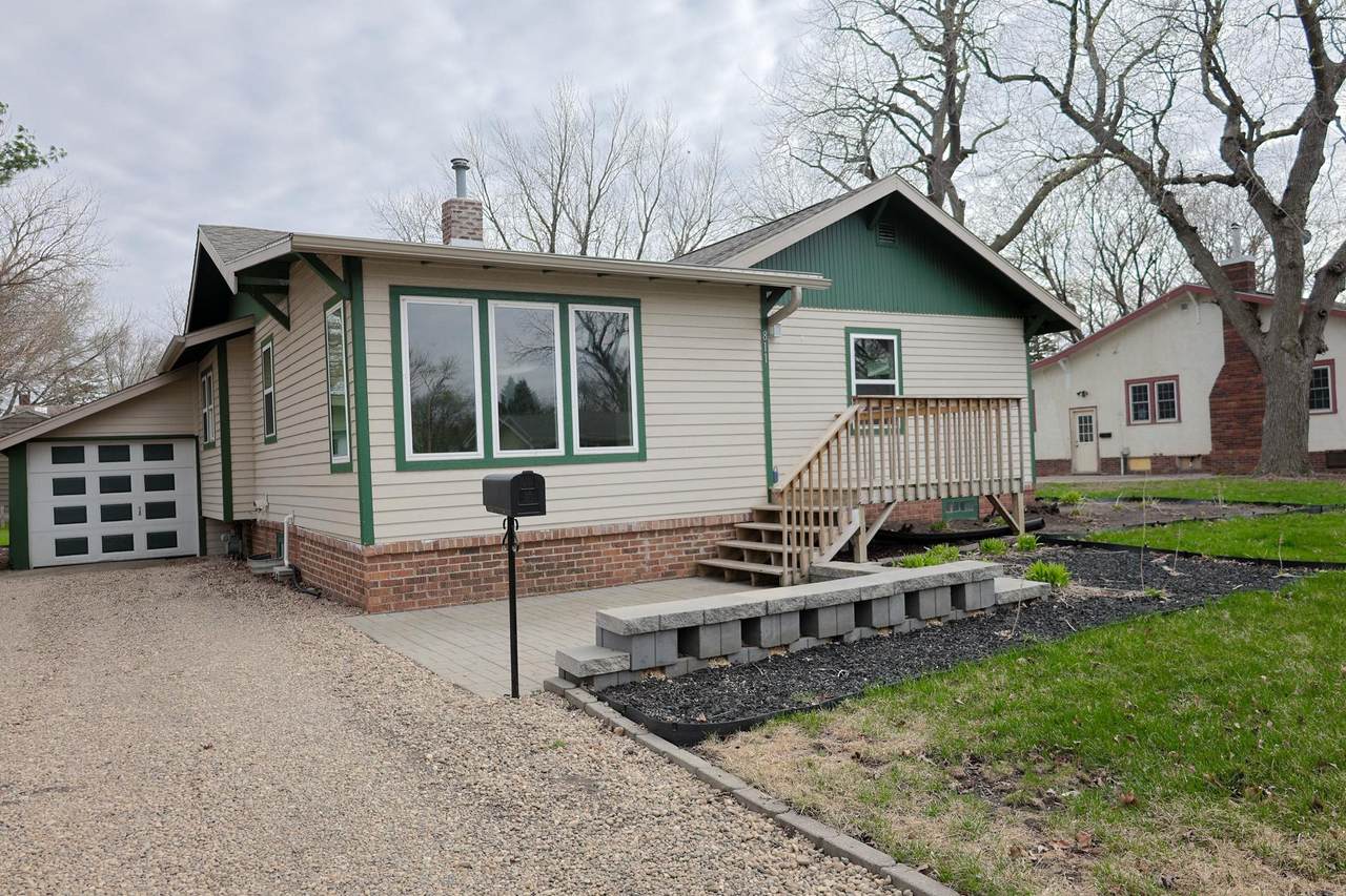 811 11th Street - Photo 1