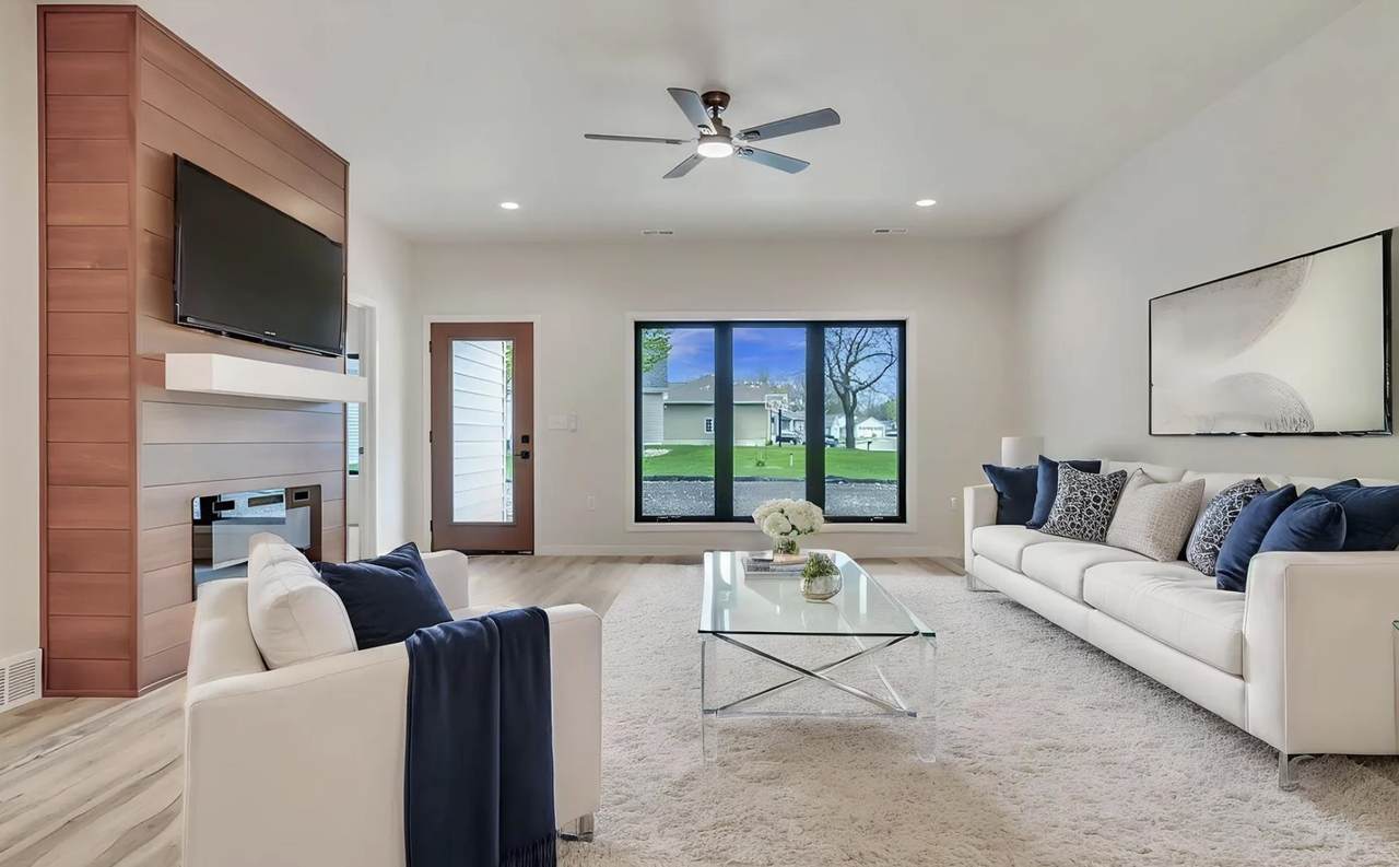 3102 Spruce Court - Photo 1