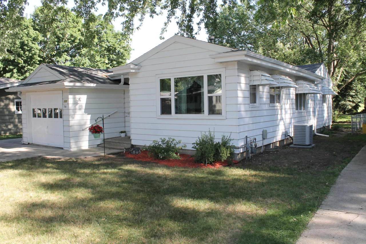718 4th Street - Photo 1