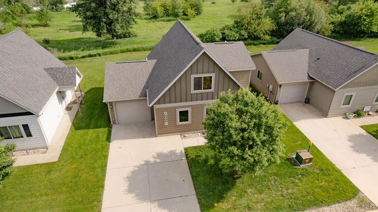 290 240Th. Ave. - Photo 1