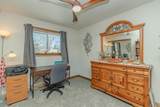 2731 Center Lake Dr - Photo 18