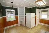 612 11th St - Photo 3