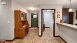 810 Lakeview Drive - Photo 4