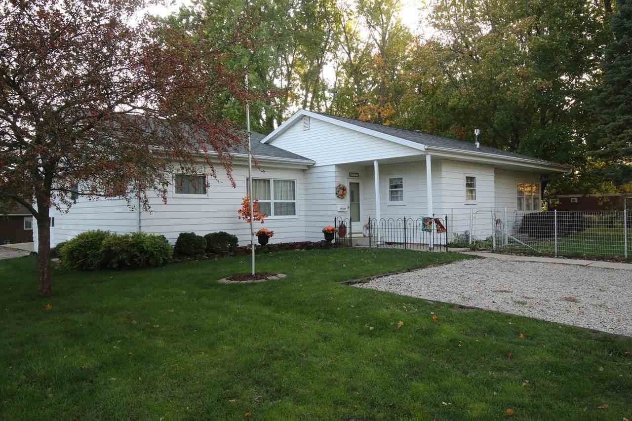 405 23rd St - Photo 1