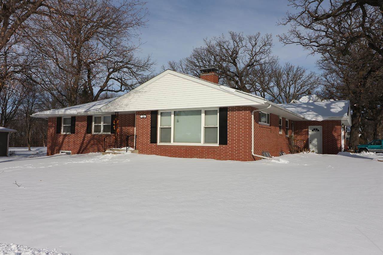 75 Manor Circle - Photo 1