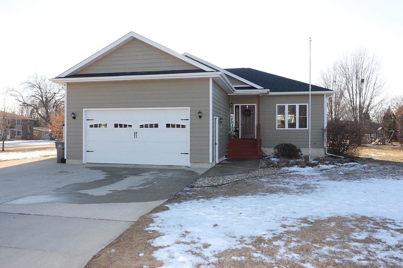 1603 Mcnaughton Way - Photo 1