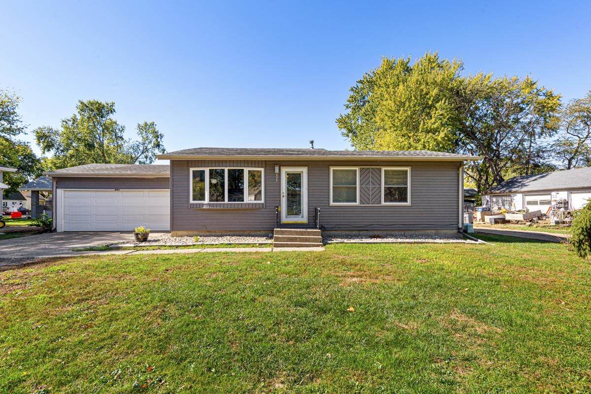 809 8th Avenue - Photo 1