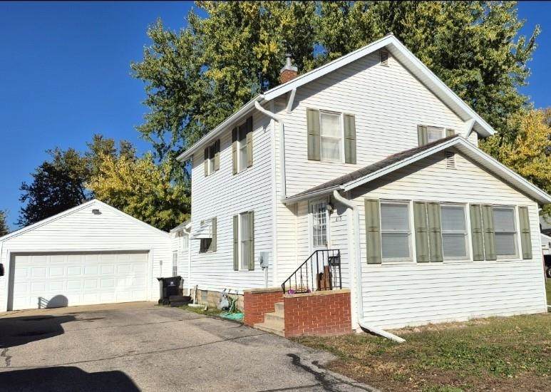 815 14th Avenue - Photo 1