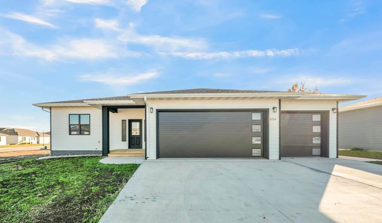 3714 Lincoln Avenue - Photo 1