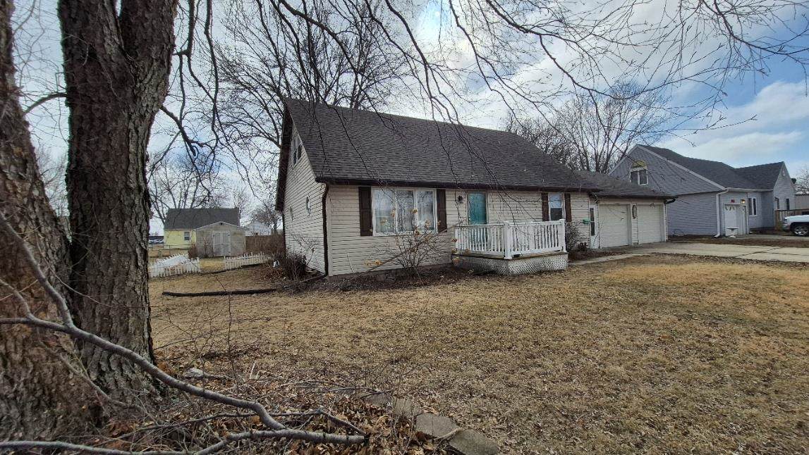 1420 1st Avenue - Photo 1