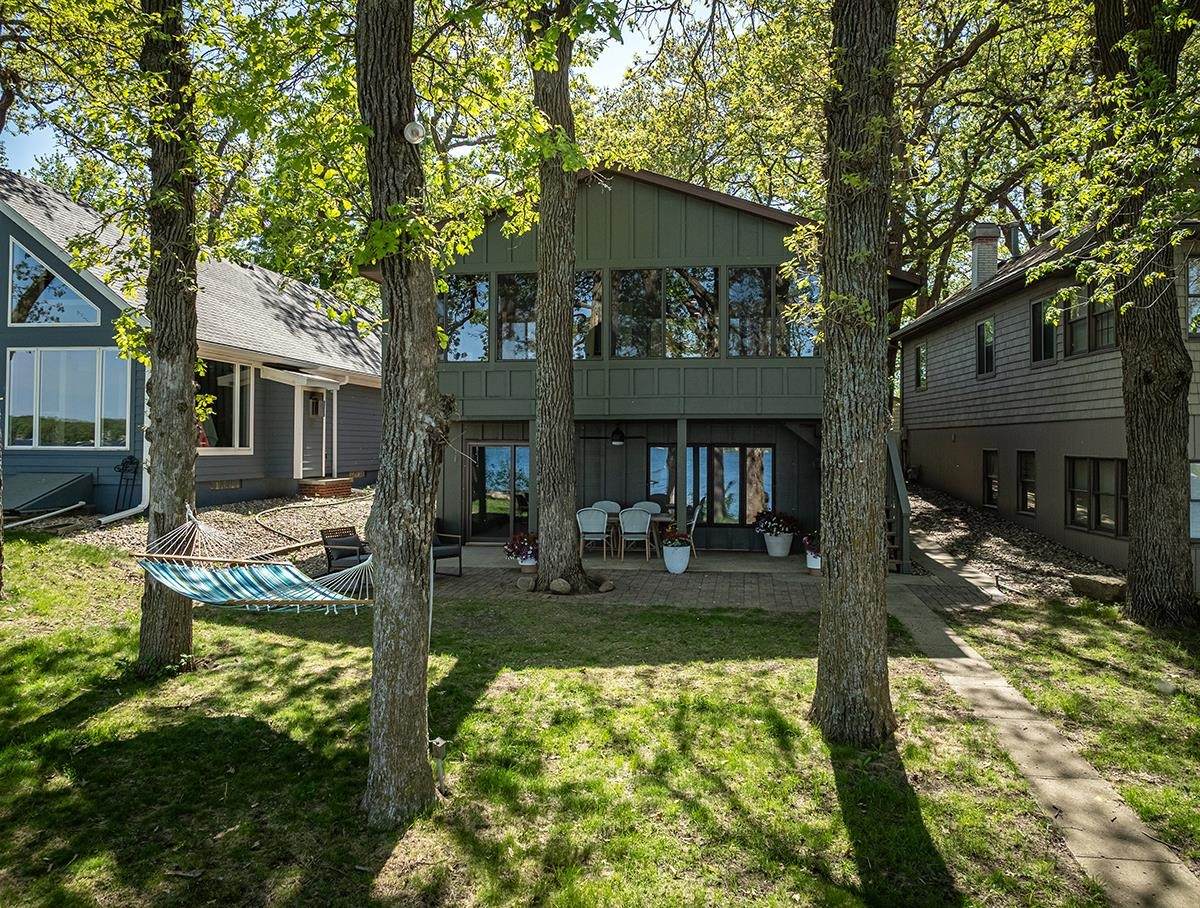 2902 Manhattan Boulevard - Photo 1