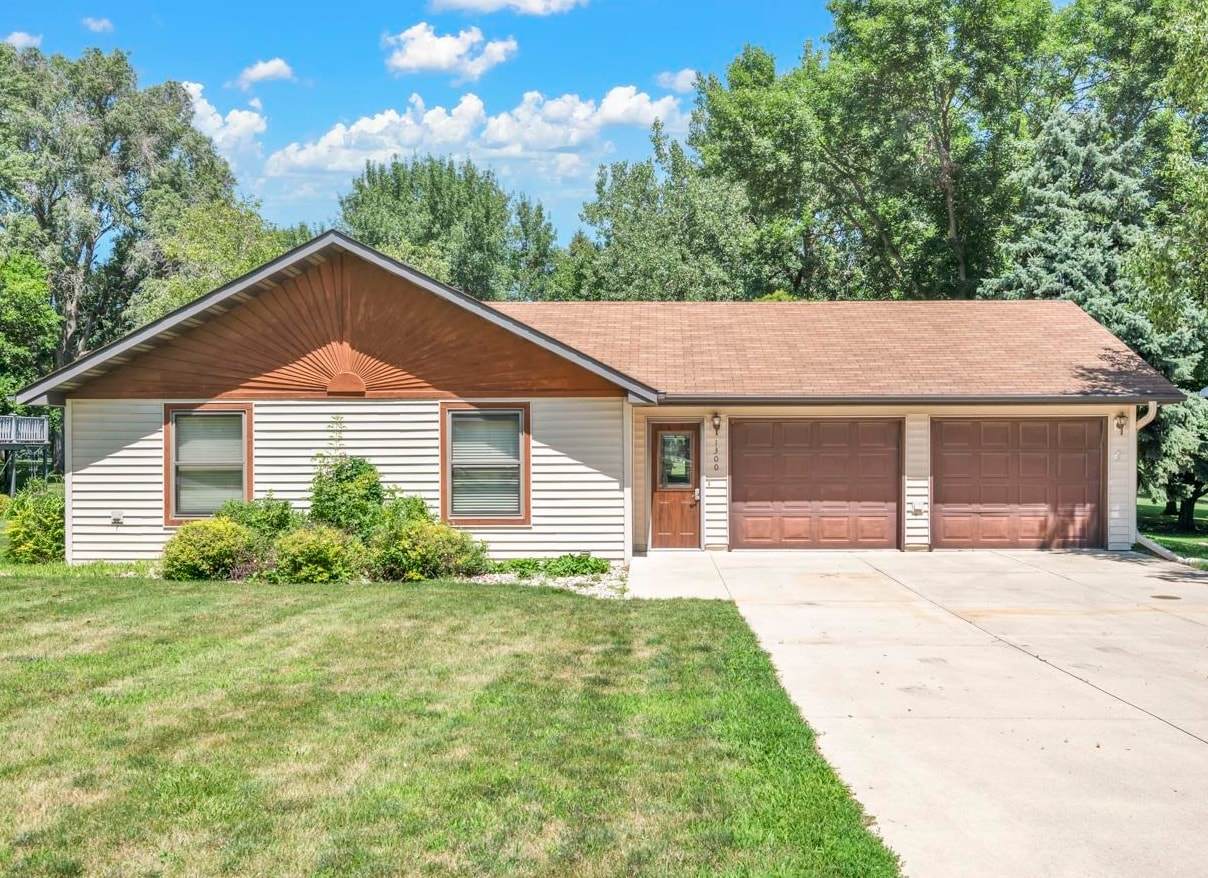 1300 Country Club Drive - Photo 1