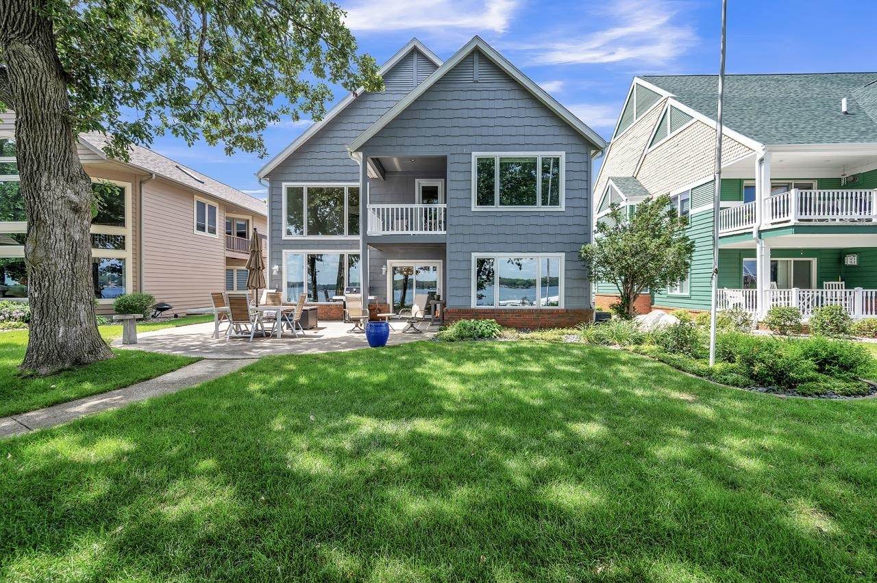 15532 Landings Avenue - Photo 1