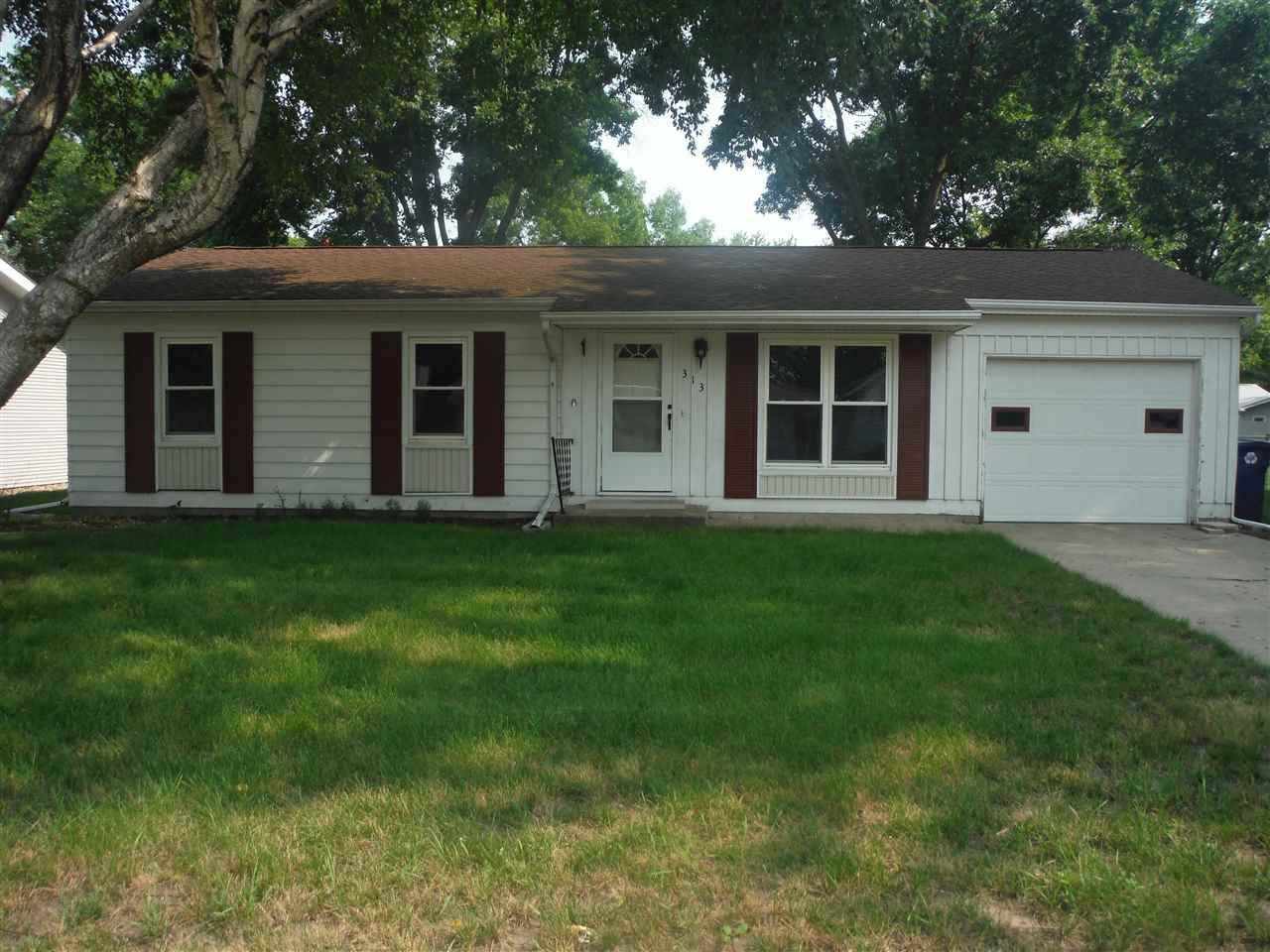 313 9th Street - Photo 1