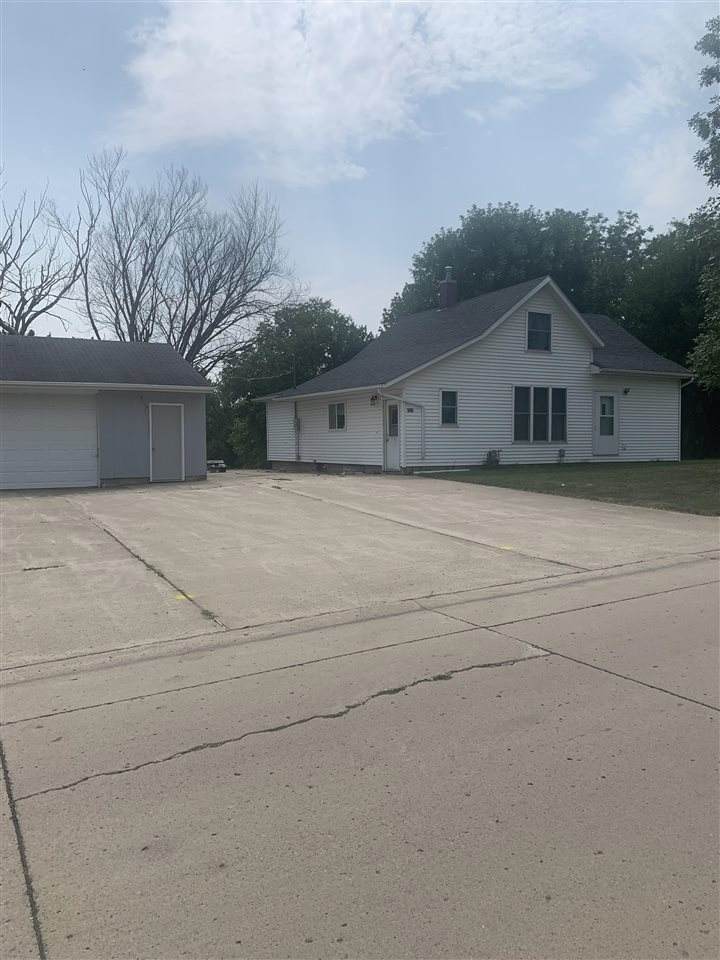 404 Railroad Street - Photo 1
