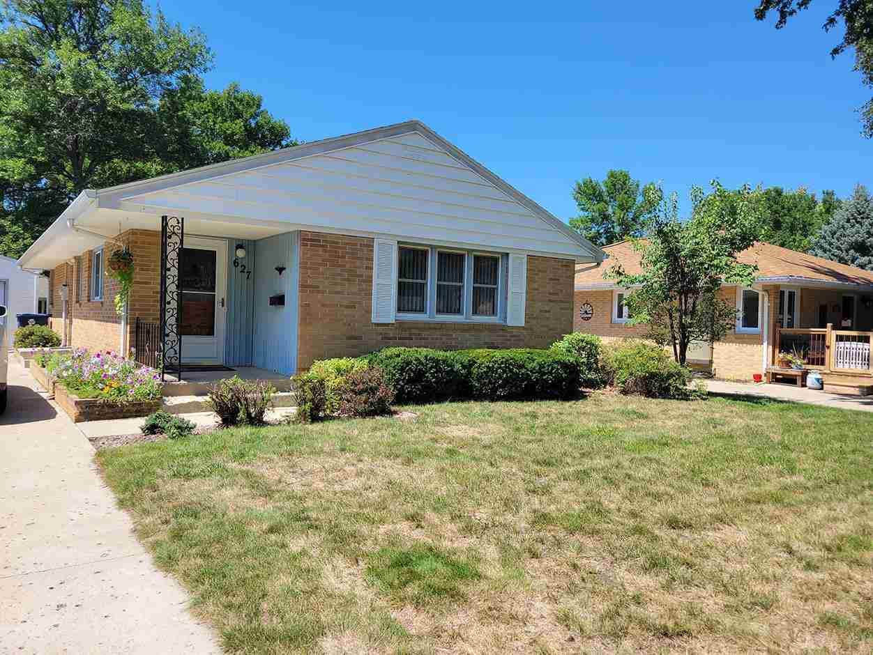 627 4th Avenue - Photo 1